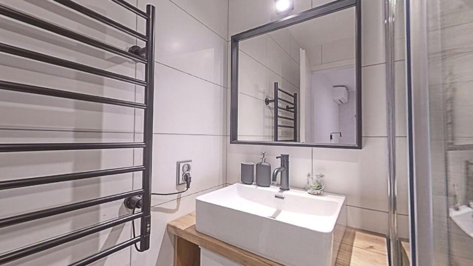 Meszes Apartman Калоча Екстериор снимка