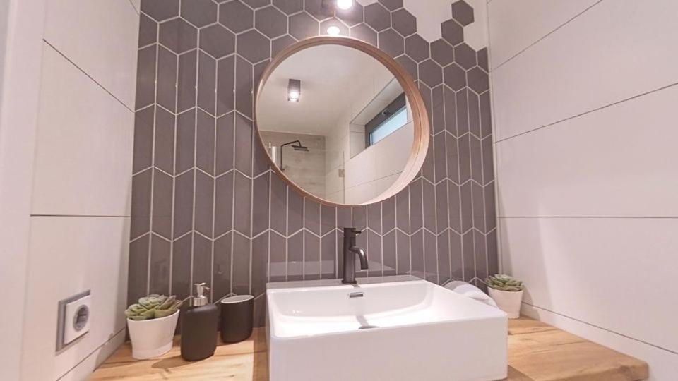 Meszes Apartman Калоча Екстериор снимка