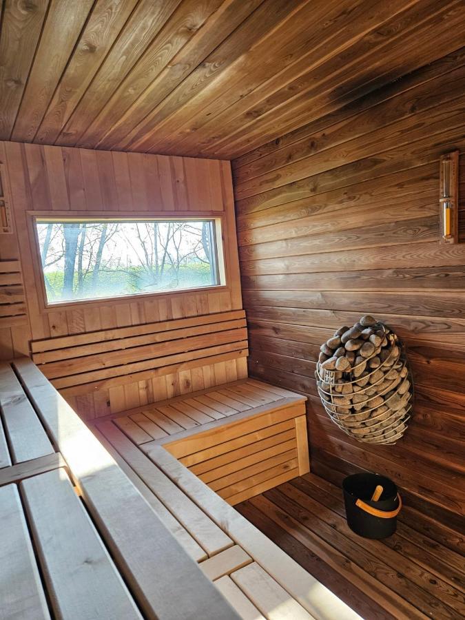 Meszes Apartman Калоча Екстериор снимка